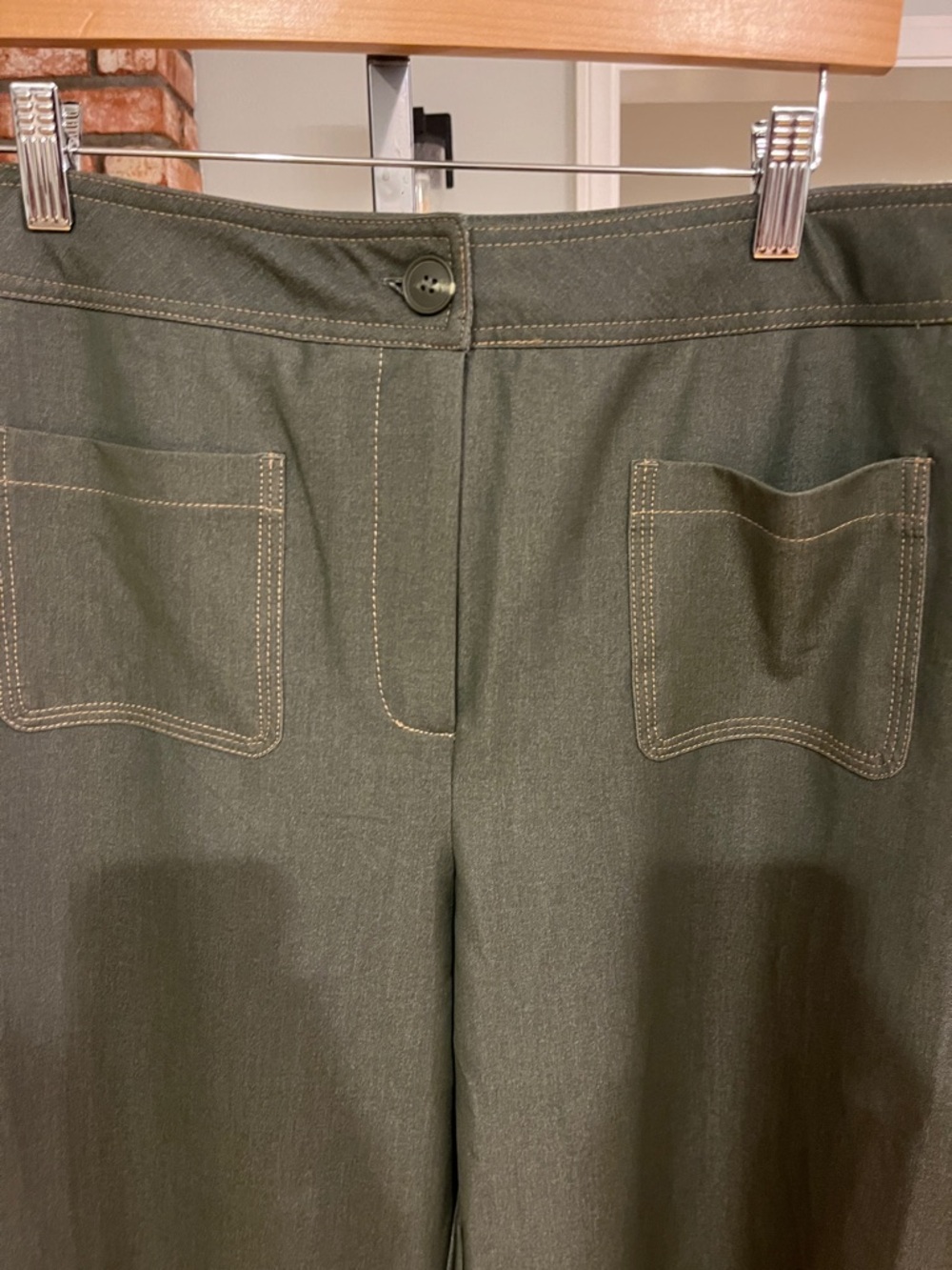 $78 NWT Nanette Lapore Olive green pants - Picture 2 of 5